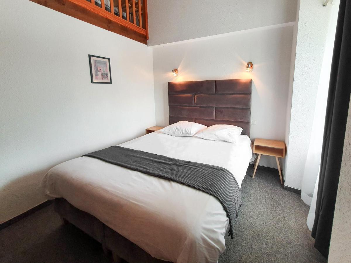 Hotel Les Tilleuls De Pareloup A Salles-Curan エクステリア 写真