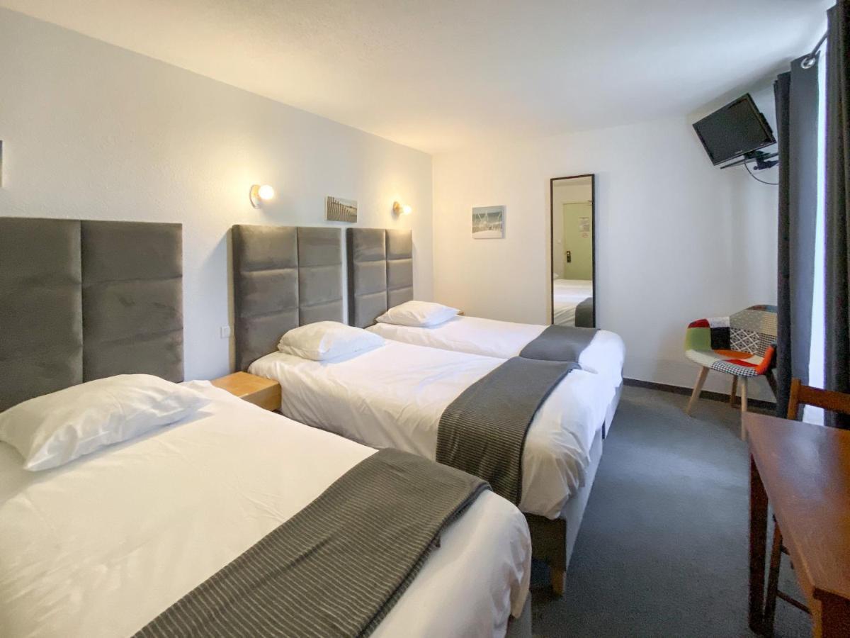 Hotel Les Tilleuls De Pareloup A Salles-Curan エクステリア 写真