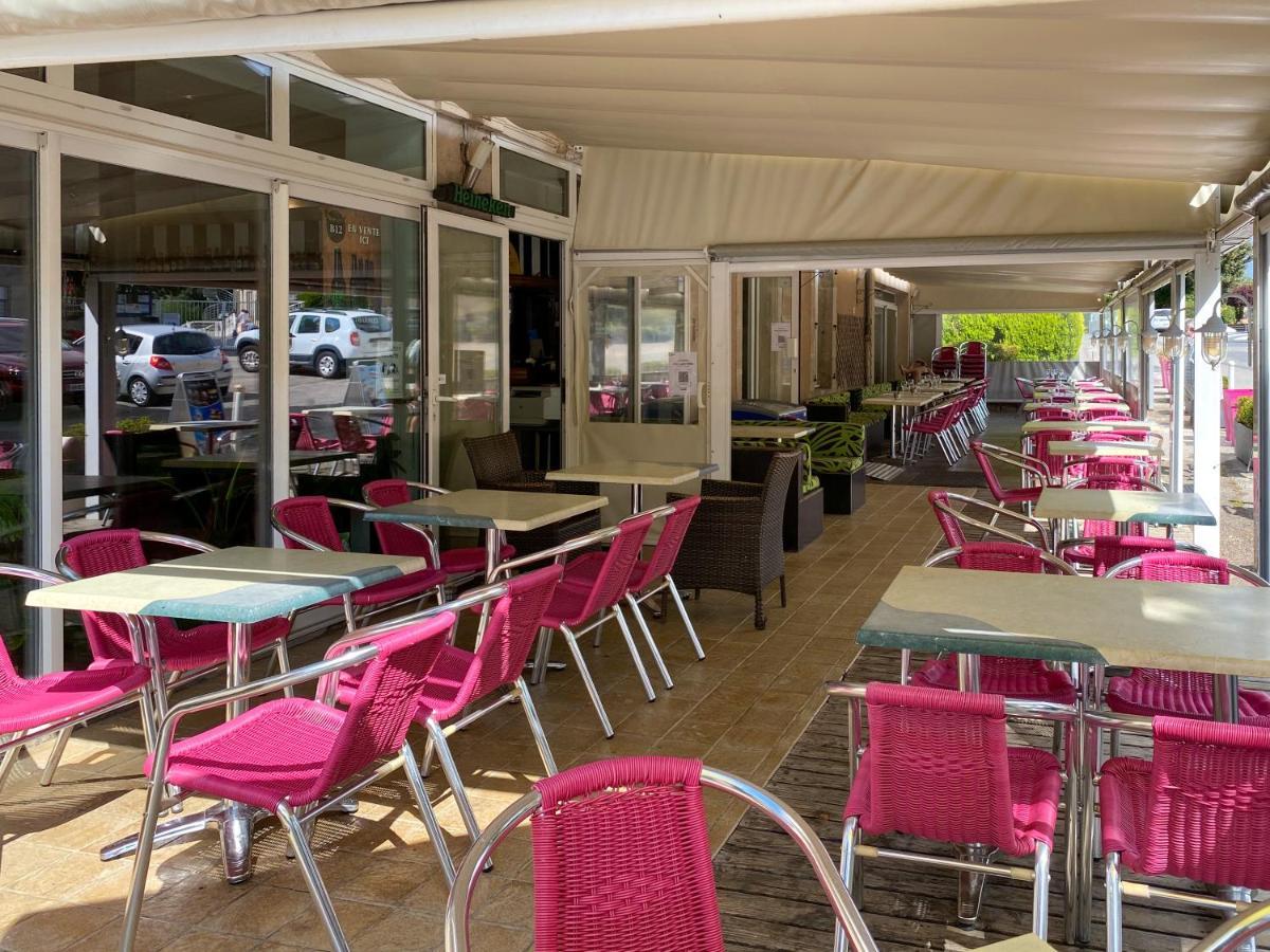Hotel Les Tilleuls De Pareloup A Salles-Curan エクステリア 写真